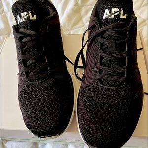Black/White/Black APL Techloom Pro Women's Sneakers Size 9.5/40.5